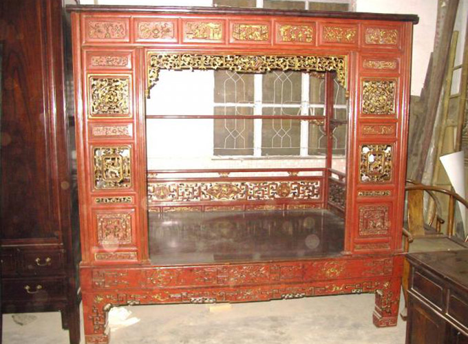 05 Antique Poster Bed 2